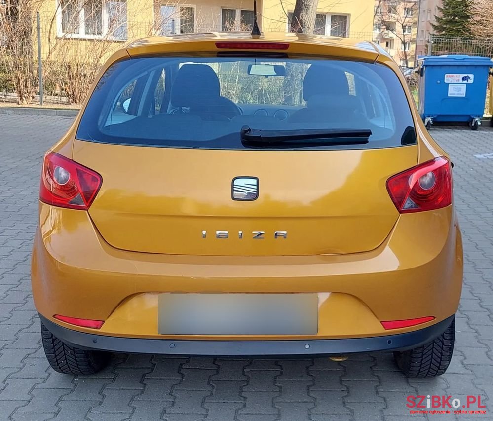 2011' SEAT Ibiza photo #4