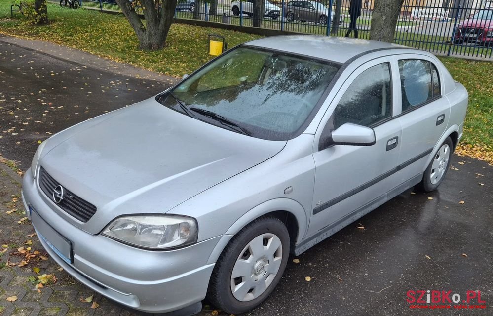 2009' Opel Astra 1.4 Start photo #1