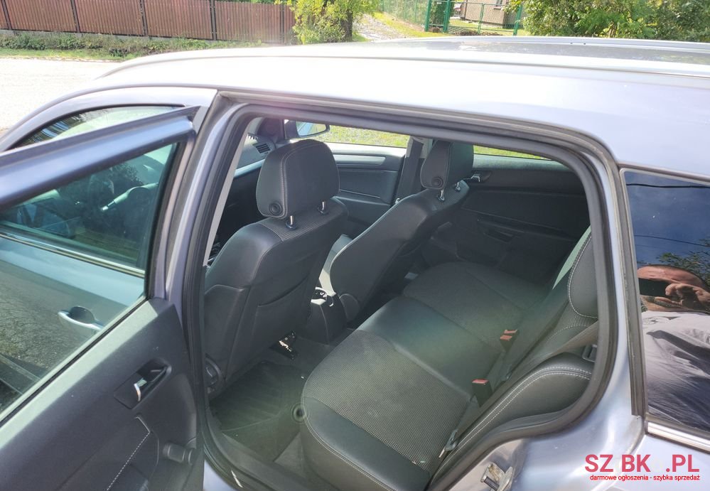 2009' Opel Astra 1.8 Caravan Edition Plus photo #6