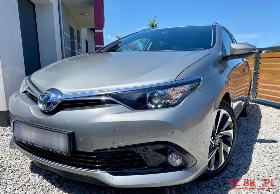 2016' Toyota Auris photo #3