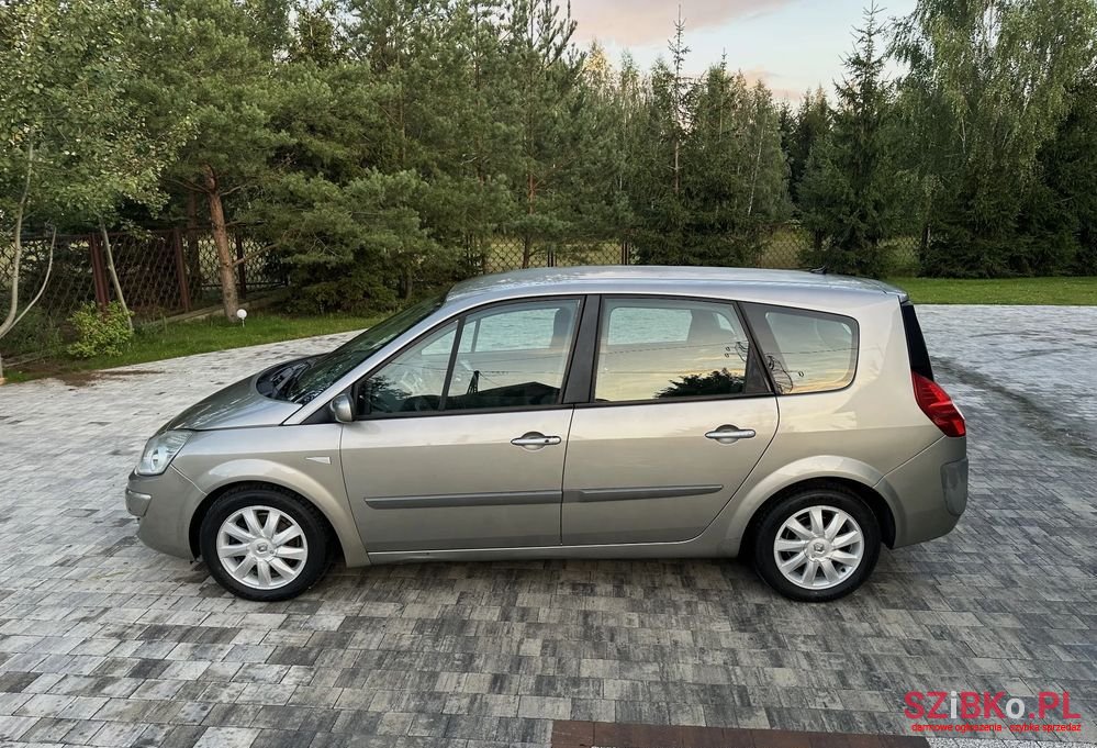 2007' Renault Scenic 2.0 16V Privilege photo #2