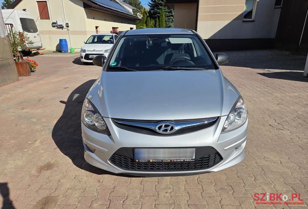 2011' Hyundai i30 1.4 Base photo #3