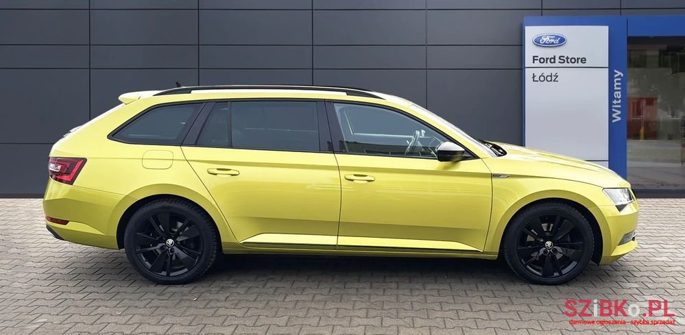 2019' Skoda Superb photo #2