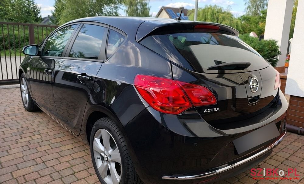 2015' Opel Astra 1.4 T Cosmo photo #4