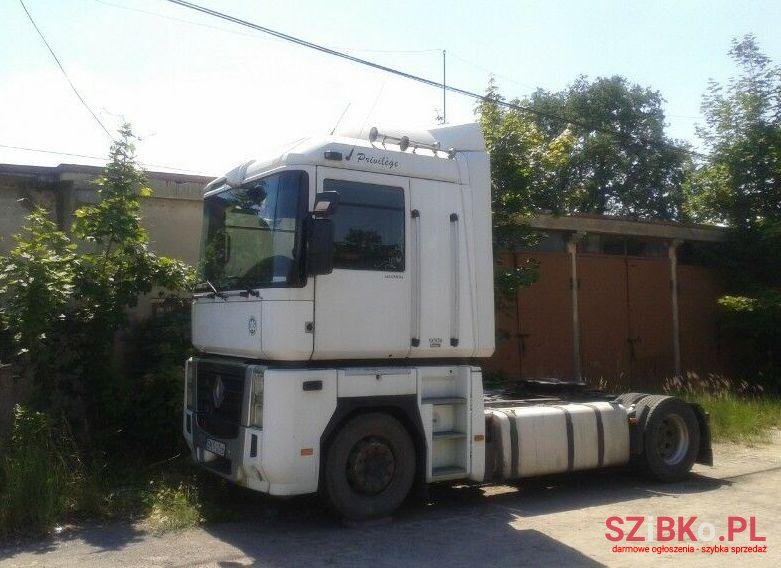 2008' Renault photo #1