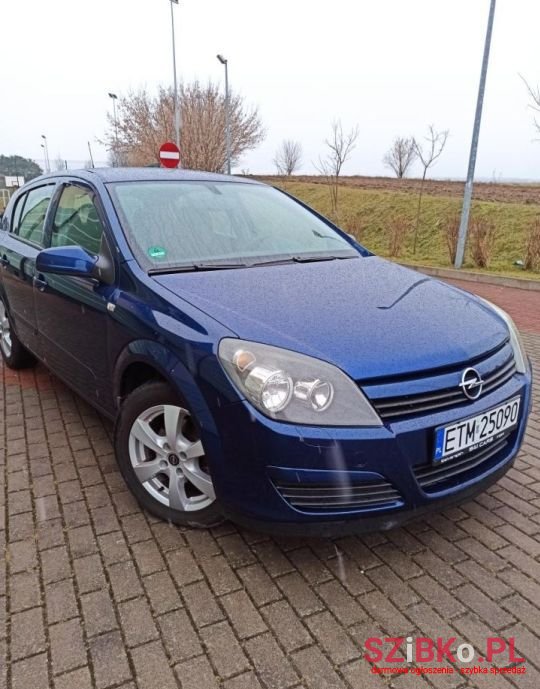 2005' Opel Astra photo #3