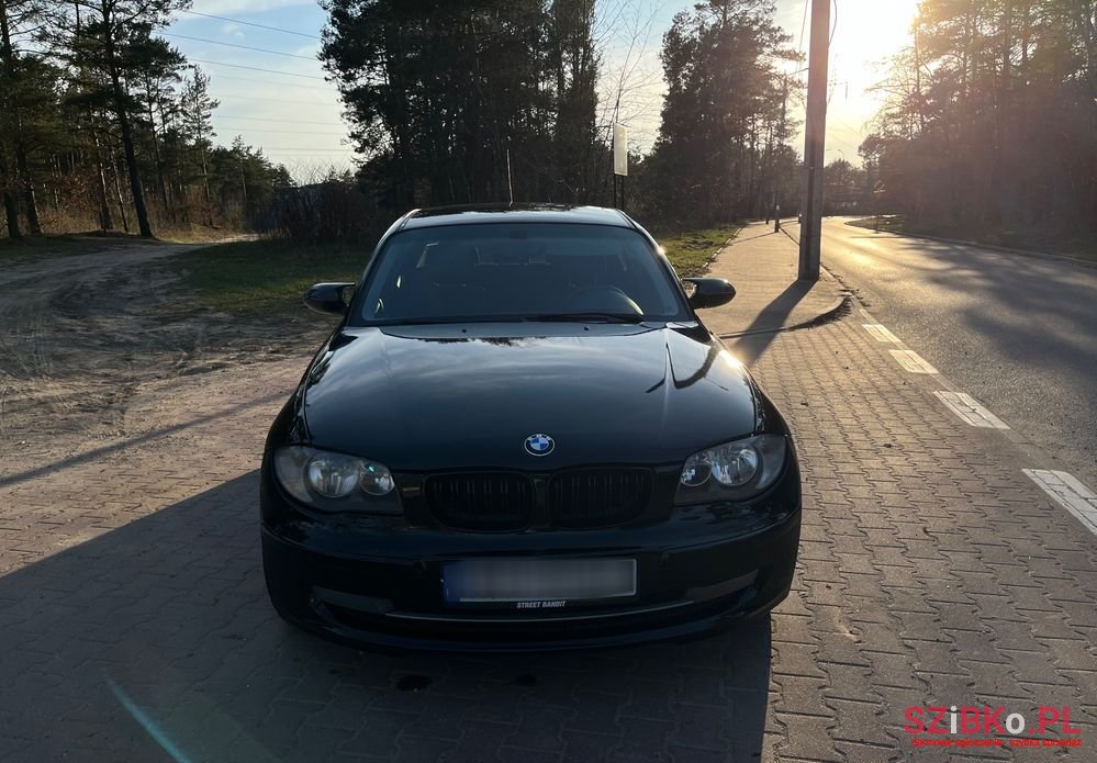 2007' BMW 1 Series 116I photo #2