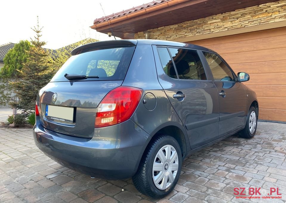 2009' Skoda Fabia photo #3