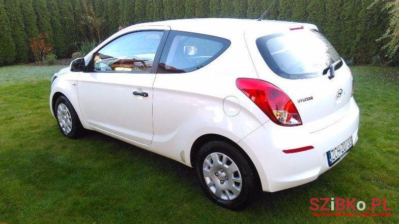 2013' Hyundai i20 photo #1