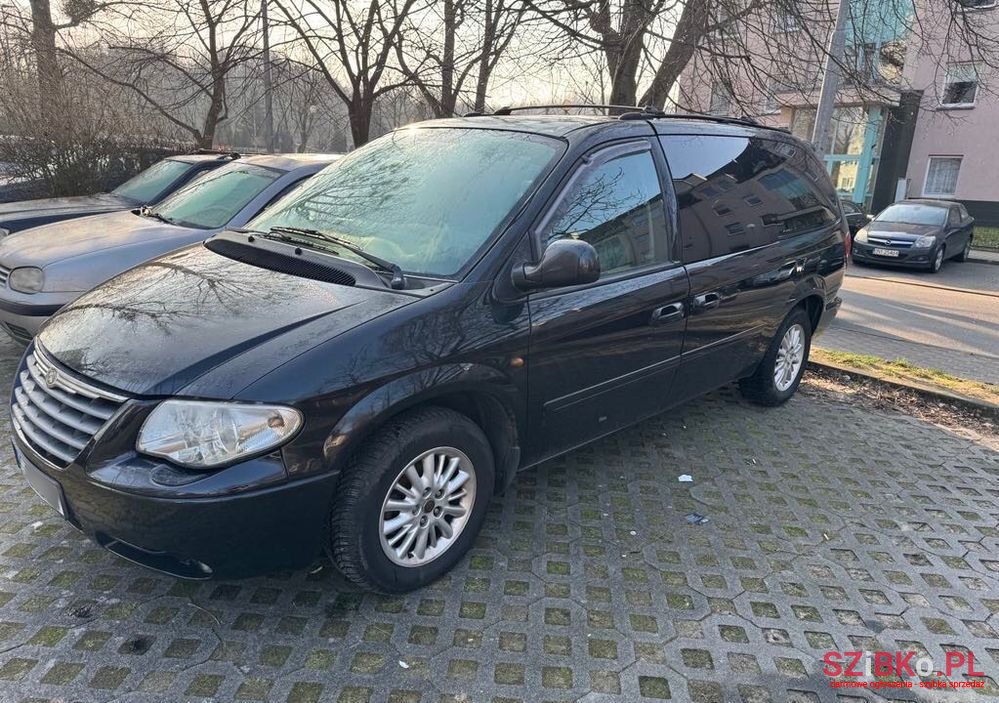 2004' Chrysler Grand Voyager photo #6