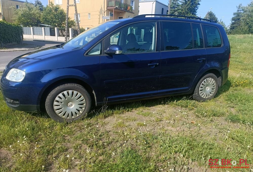 2006' Volkswagen Touran photo #1