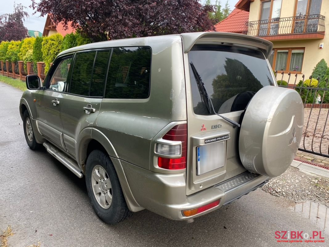 2000' Mitsubishi Pajero photo #4