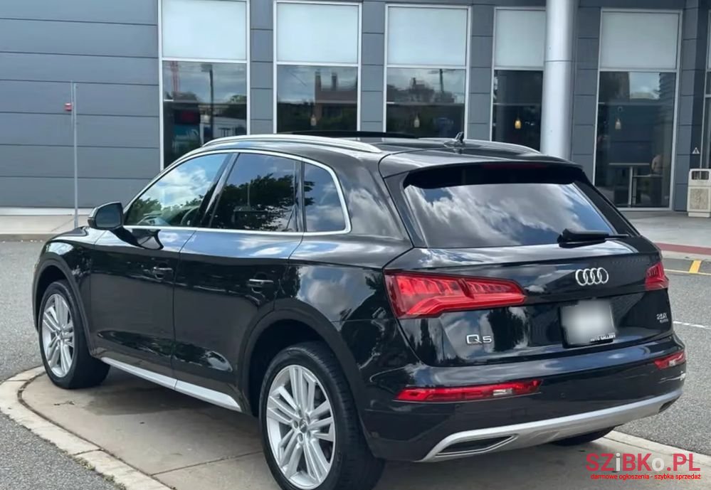 2018' Audi Q5 45 Tfsi Quattro S Tronic photo #3