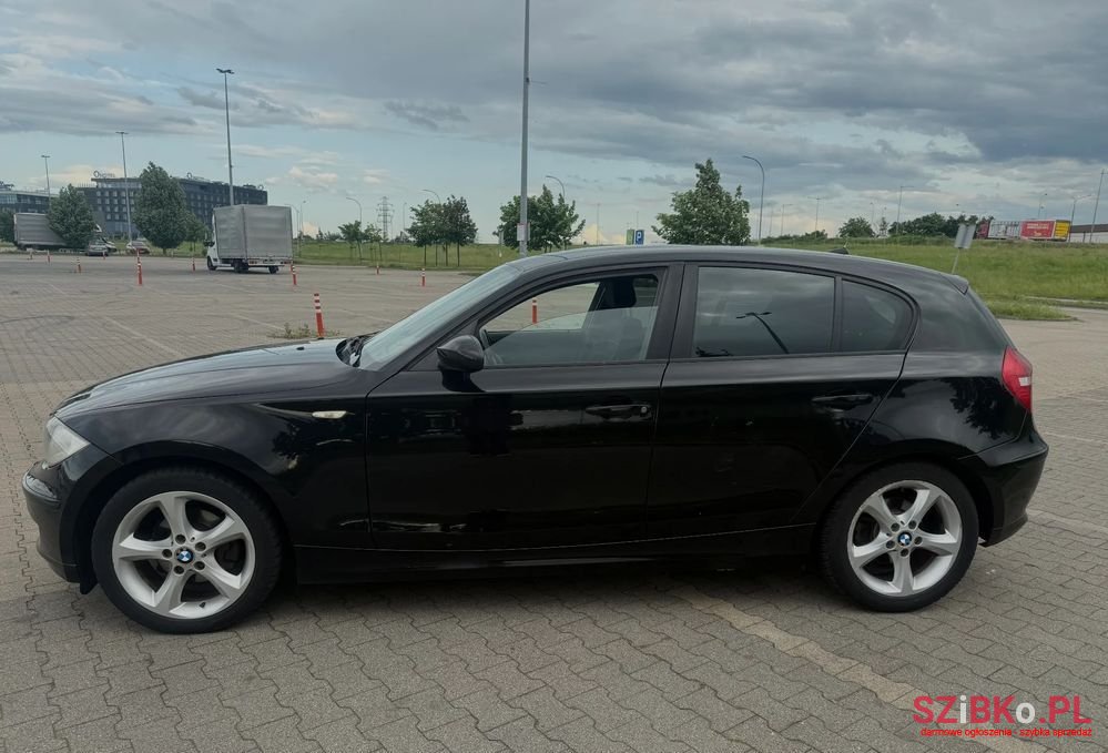 2007' BMW 1 Series 116I photo #2