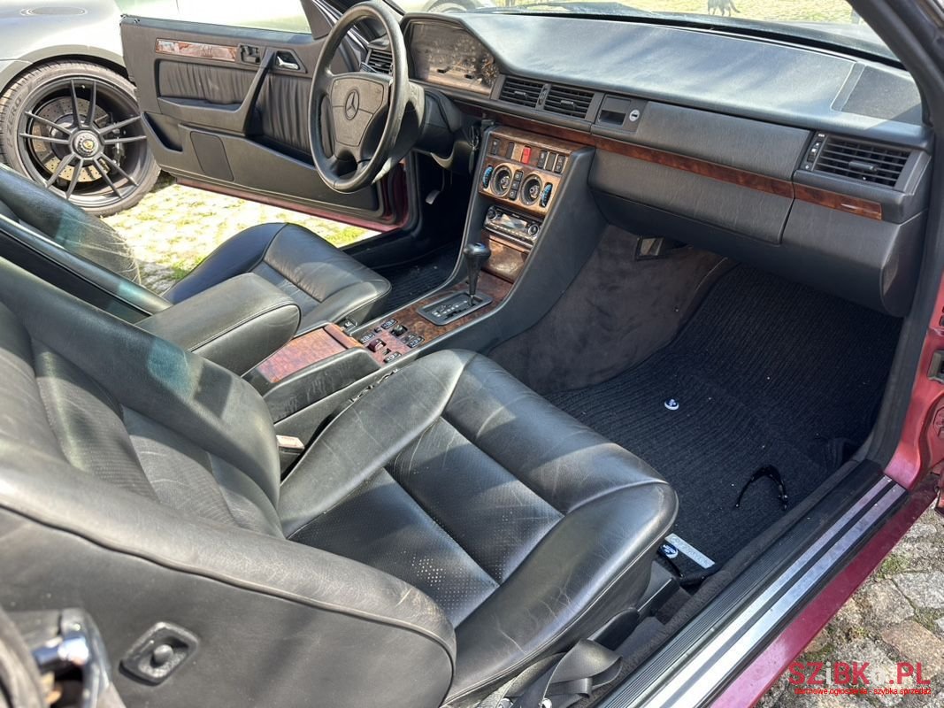 1993' Mercedes-Benz E-Class photo #6