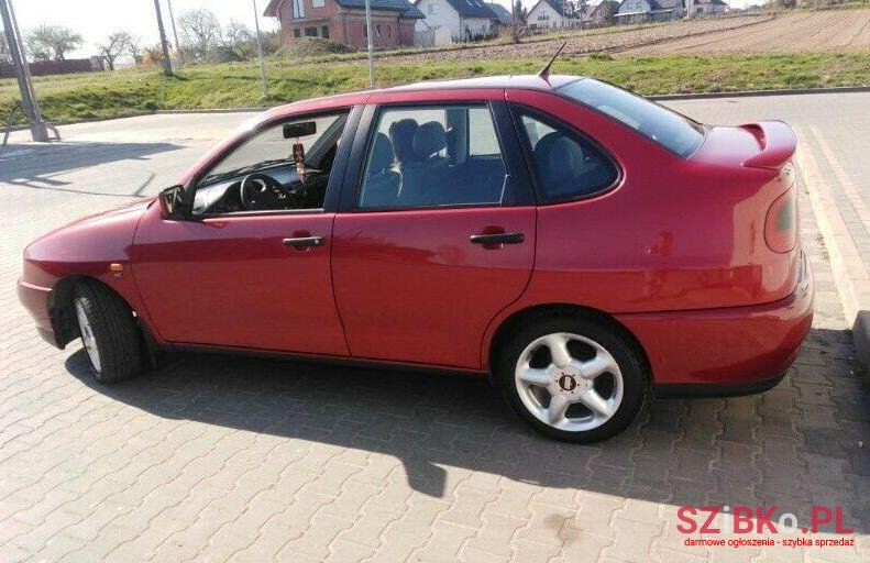 1999' SEAT Cordoba photo #1