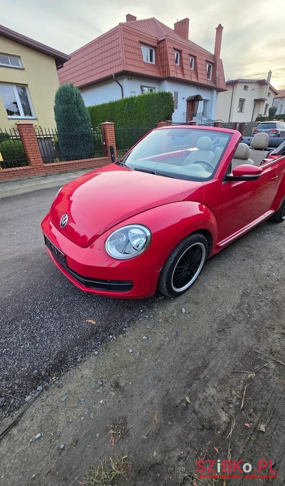 2015' Volkswagen Beetle photo #3