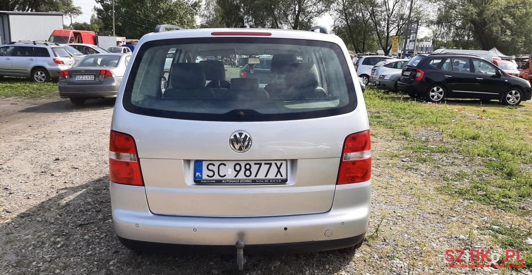 2005' Volkswagen Touran photo #3