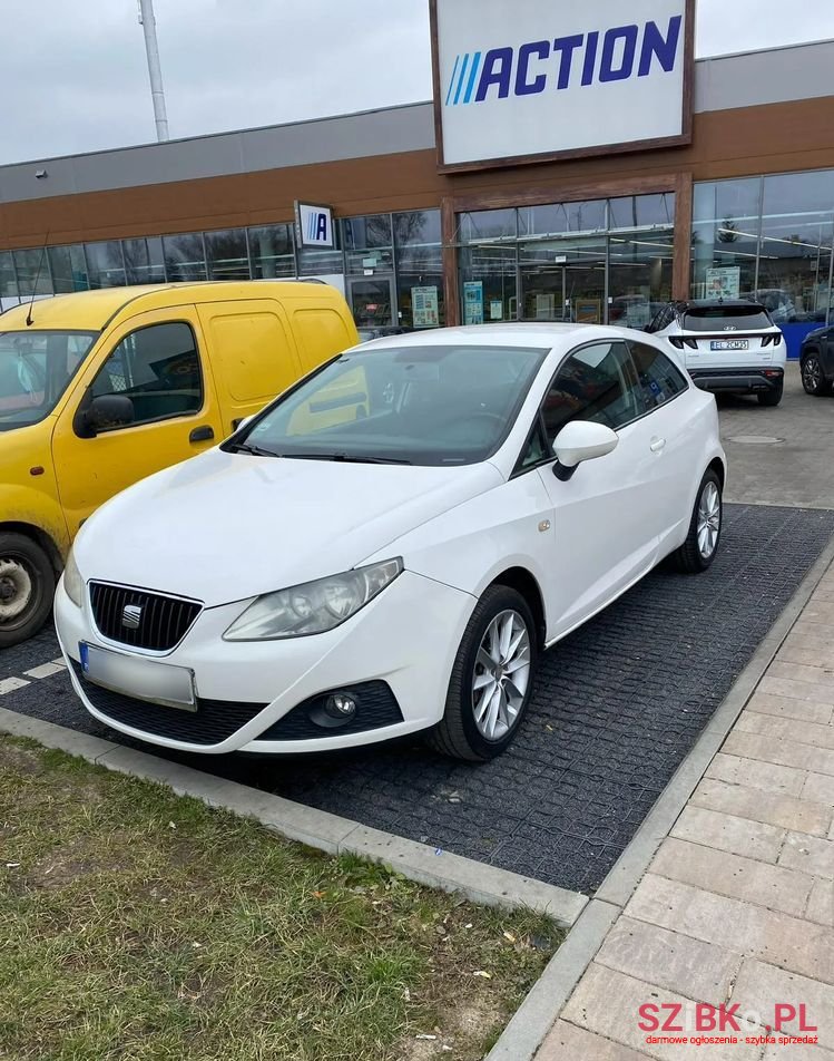 2012' SEAT Ibiza photo #1