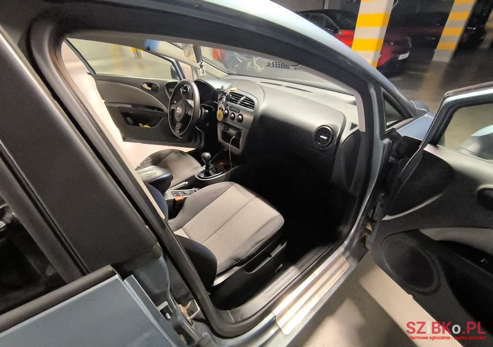 2006' SEAT Leon photo #3