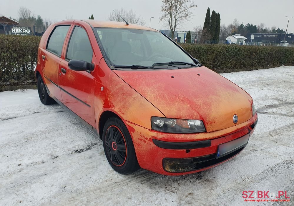 2002' Fiat Punto 1.2 8V photo #1