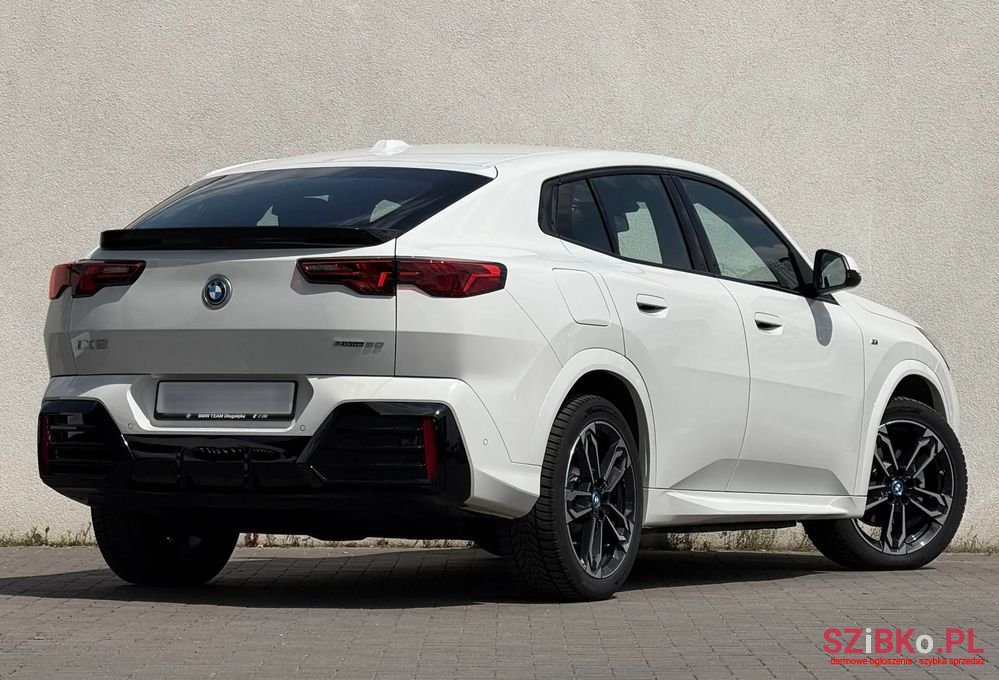 2024' BMW Ix2 Edrive20 photo #2