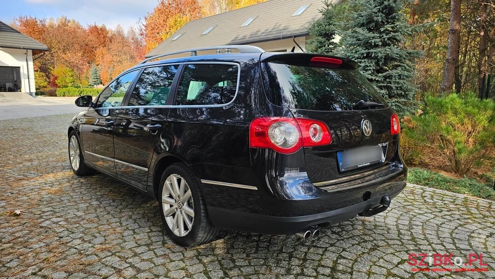 2005' Volkswagen Passat photo #5