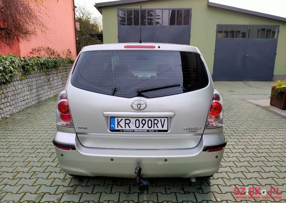 2004' Toyota Corolla Verso photo #5