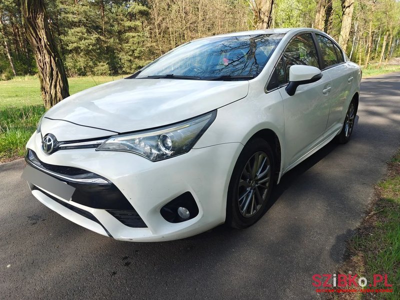 2016' Toyota Avensis photo #2