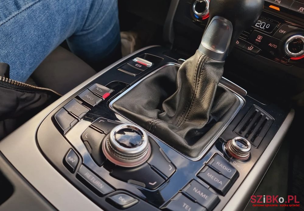 2012' Audi A4 Avant photo #4