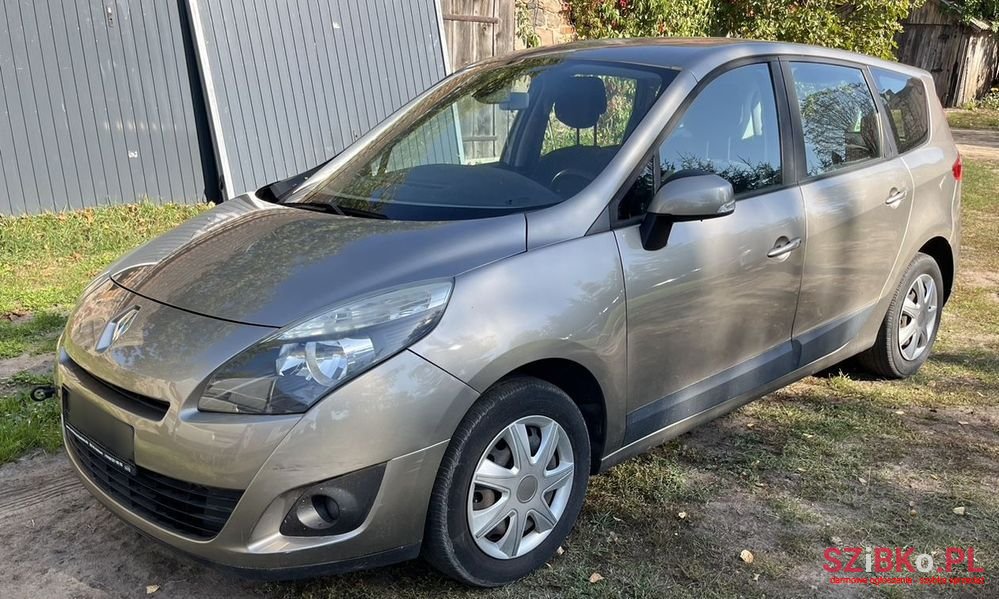 2009' Renault Grand Scenic photo #1