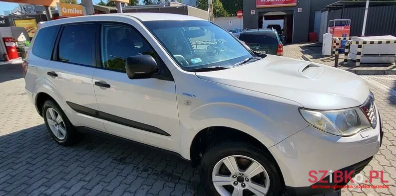 2011' Subaru Forester photo #5