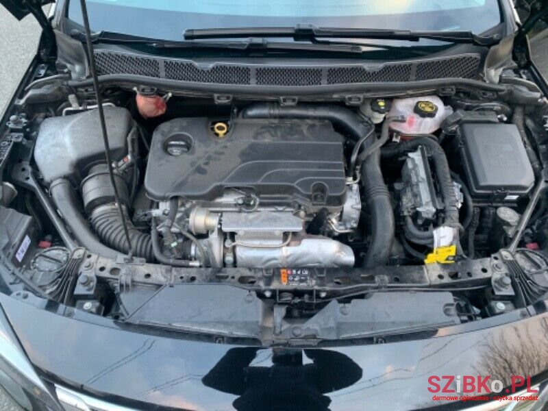 2019' Opel Astra photo #4