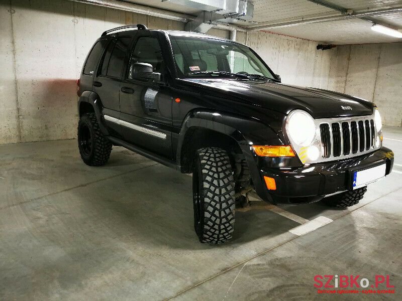 2005' Jeep Cherokee Liberty photo #5