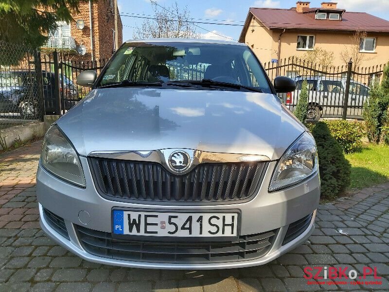 2012' Skoda Fabia photo #2