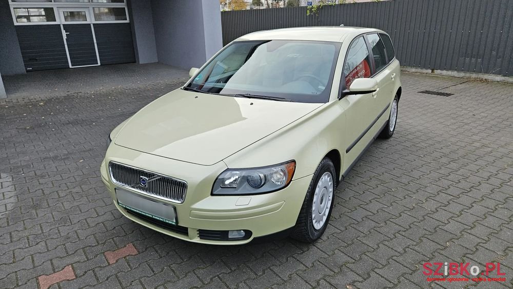 2005' Volvo V50 photo #2