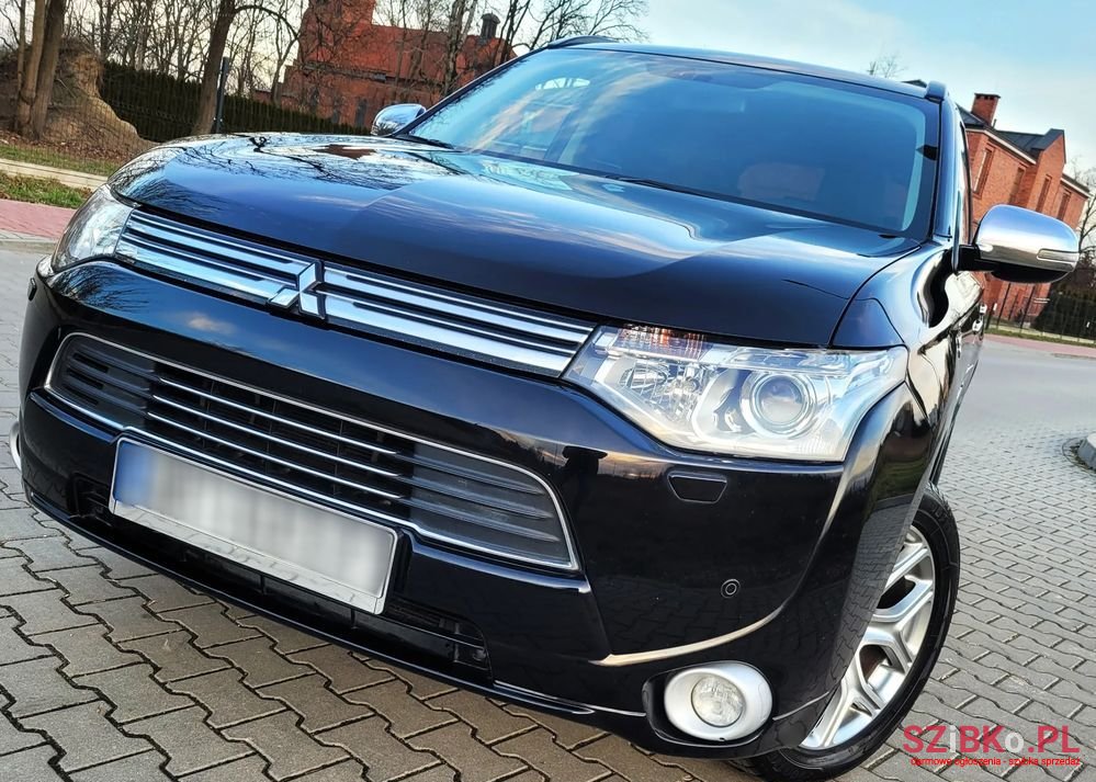 2014' Mitsubishi Outlander Phev Instyle Navi photo #1