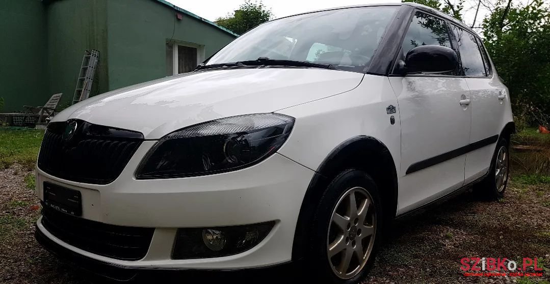 2012' Skoda Fabia photo #2