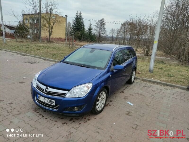 2009' Opel Astra photo #1