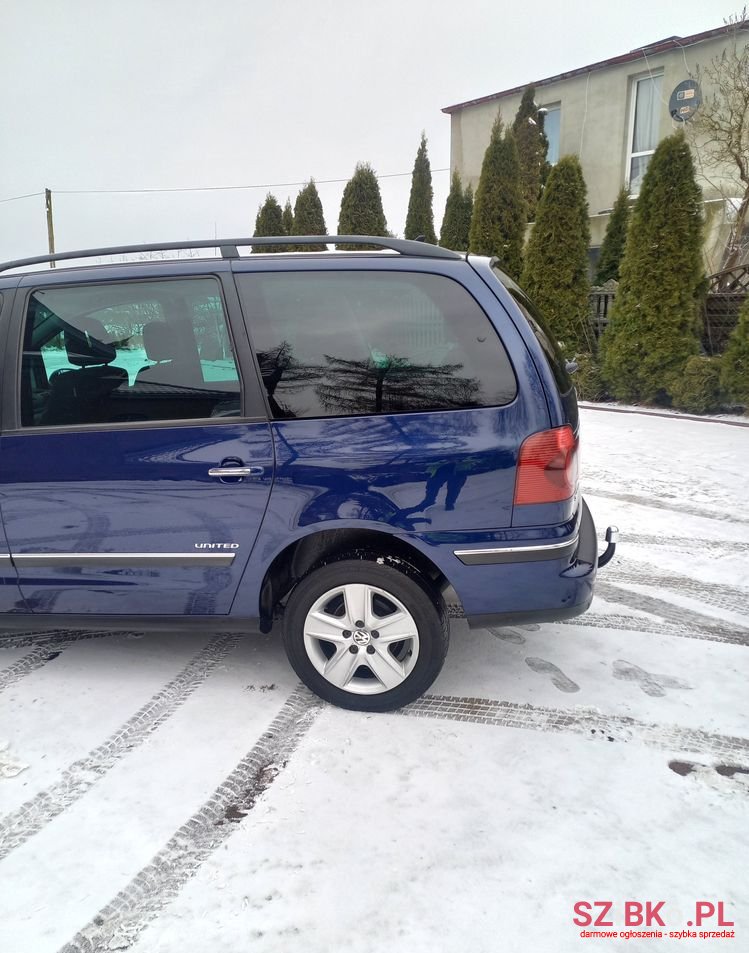 2009' Volkswagen Sharan photo #4