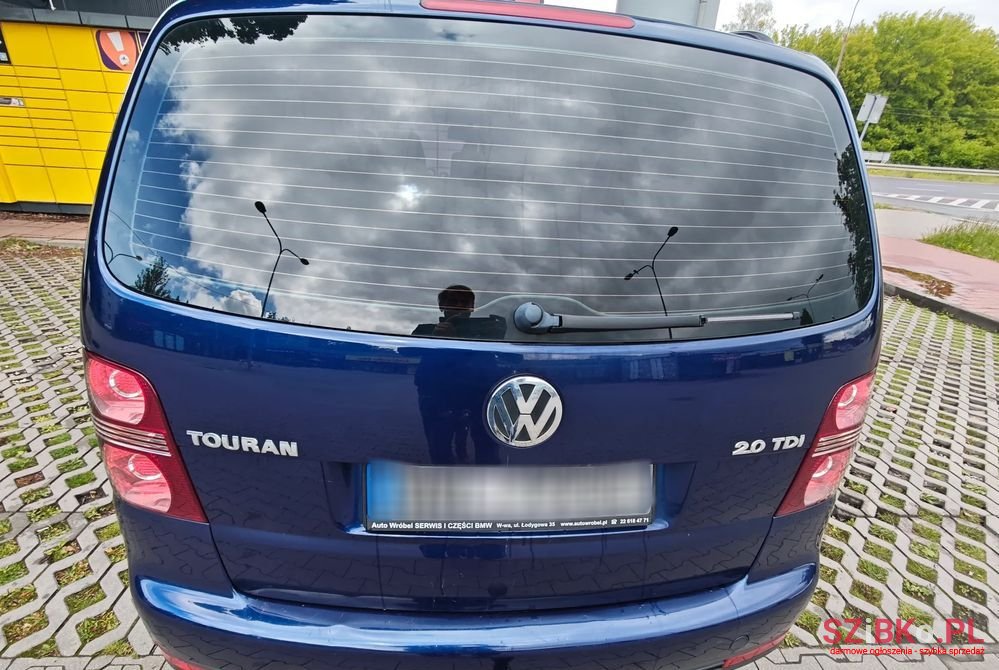 2007' Volkswagen Touran 2.0 Tdi Highline photo #3