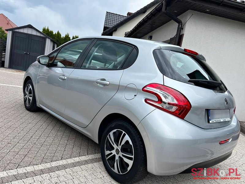 2012' Peugeot 208 1.4 Hdi Active Pack photo #4