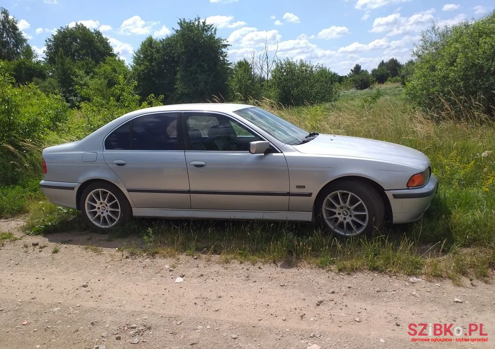 1998' BMW 5 Series 523I photo #1