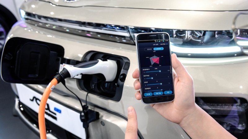 Hyundai phone app adjusts EV performance settings