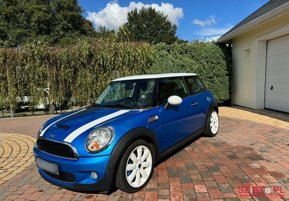 2006' MINI Cooper S Standard photo #3