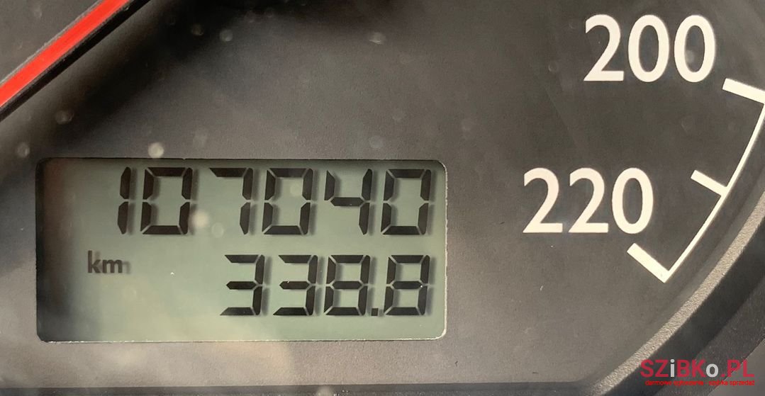 2002' Volkswagen Polo photo #5