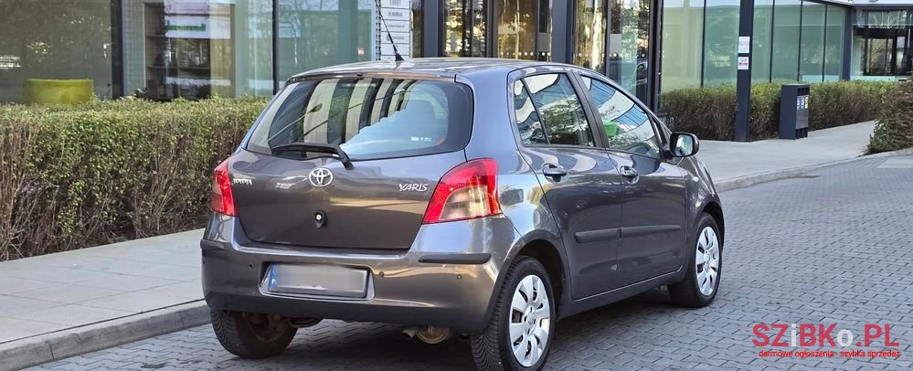 2008' Toyota Yaris 1.3 Sol Mm photo #5