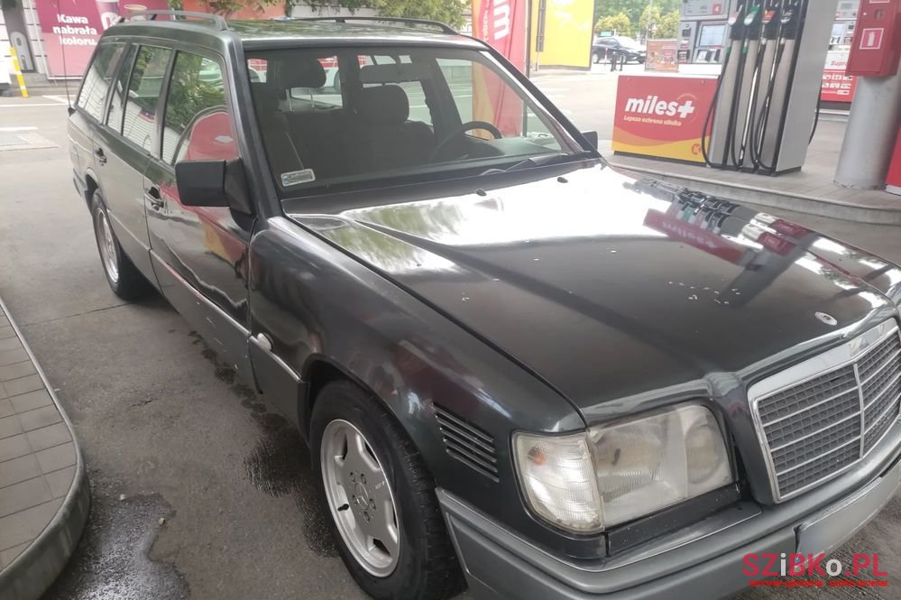 1994' Mercedes-Benz W124 photo #3