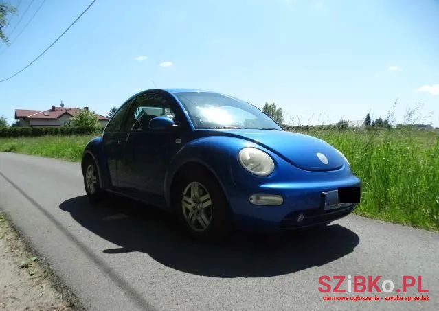 2003' Volkswagen New Beetle photo #3