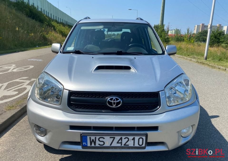 2005' Toyota RAV4 photo #2